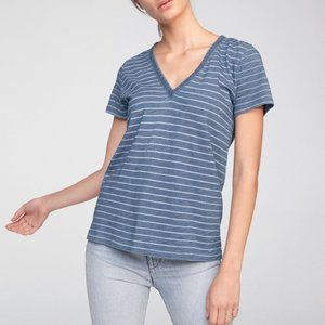RAG & BONE INDIGO BLEACH SHORT SLEEVE COTTON V-NECK TEE TOP